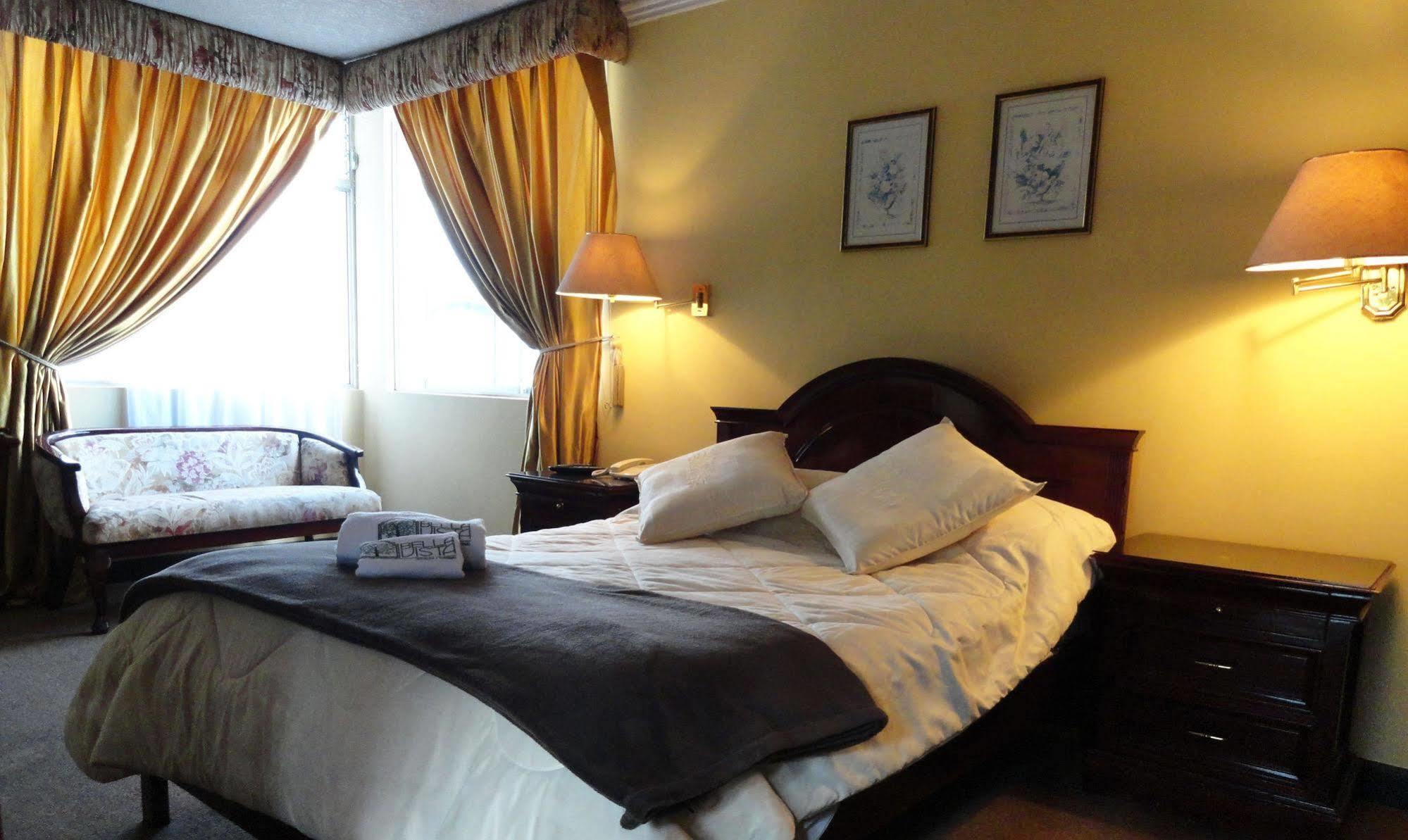 Hotel Suites Gonzalez Suarez Quito Exterior foto
